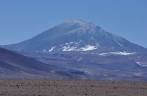 O grandioso Ojos del Salado, segunda maior montanha do continente no Parque Nacional Nevado Tres Cruces, região do Paso San Francisco, próximo à Copiapo, no Chile